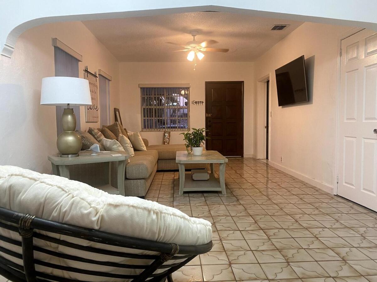 Chic Centrally Located Spacious 4 Bedrooms * Miami