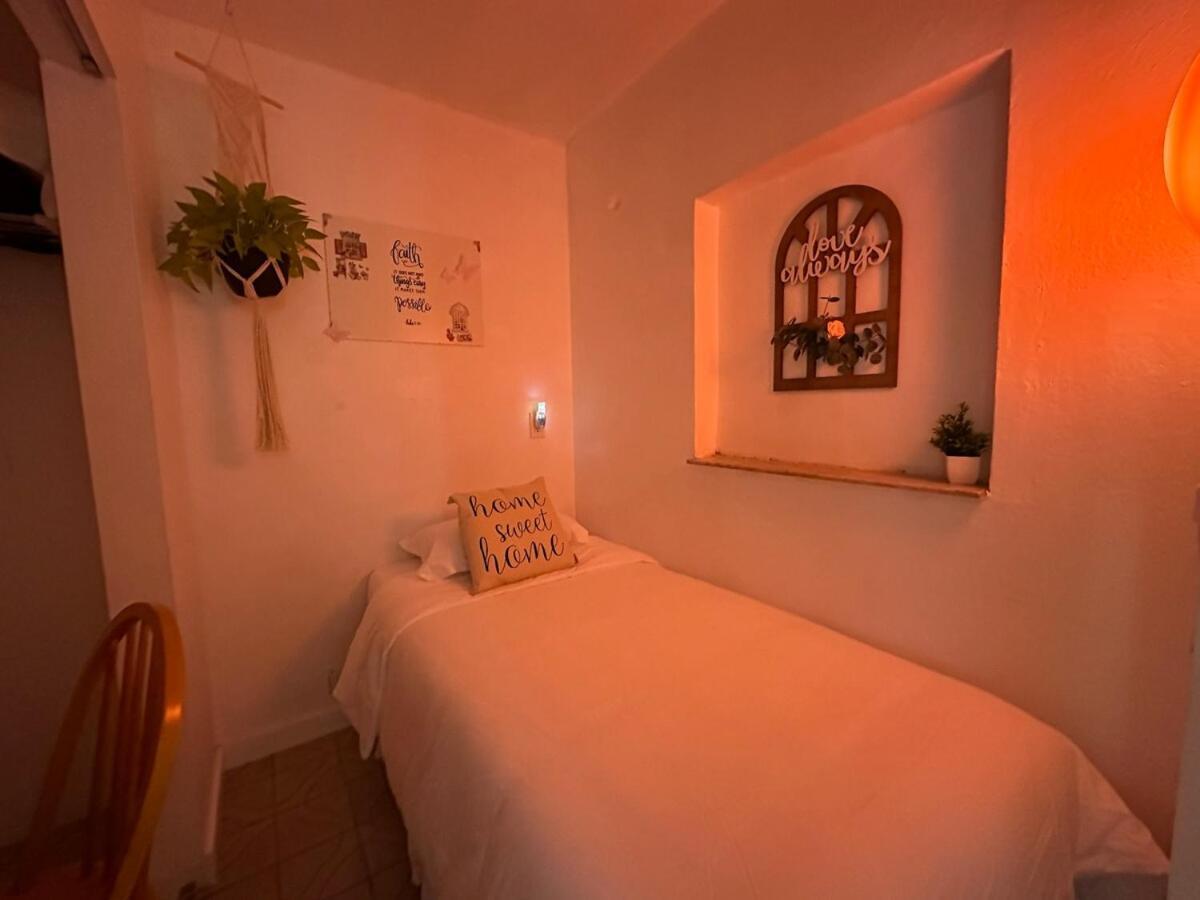 Chic Centrally Located Spacious 4 Bedrooms