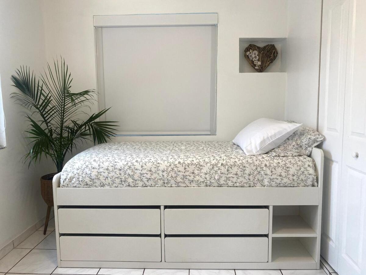 Casa vacanze Chic Centrally Located Spacious 4 Bedrooms