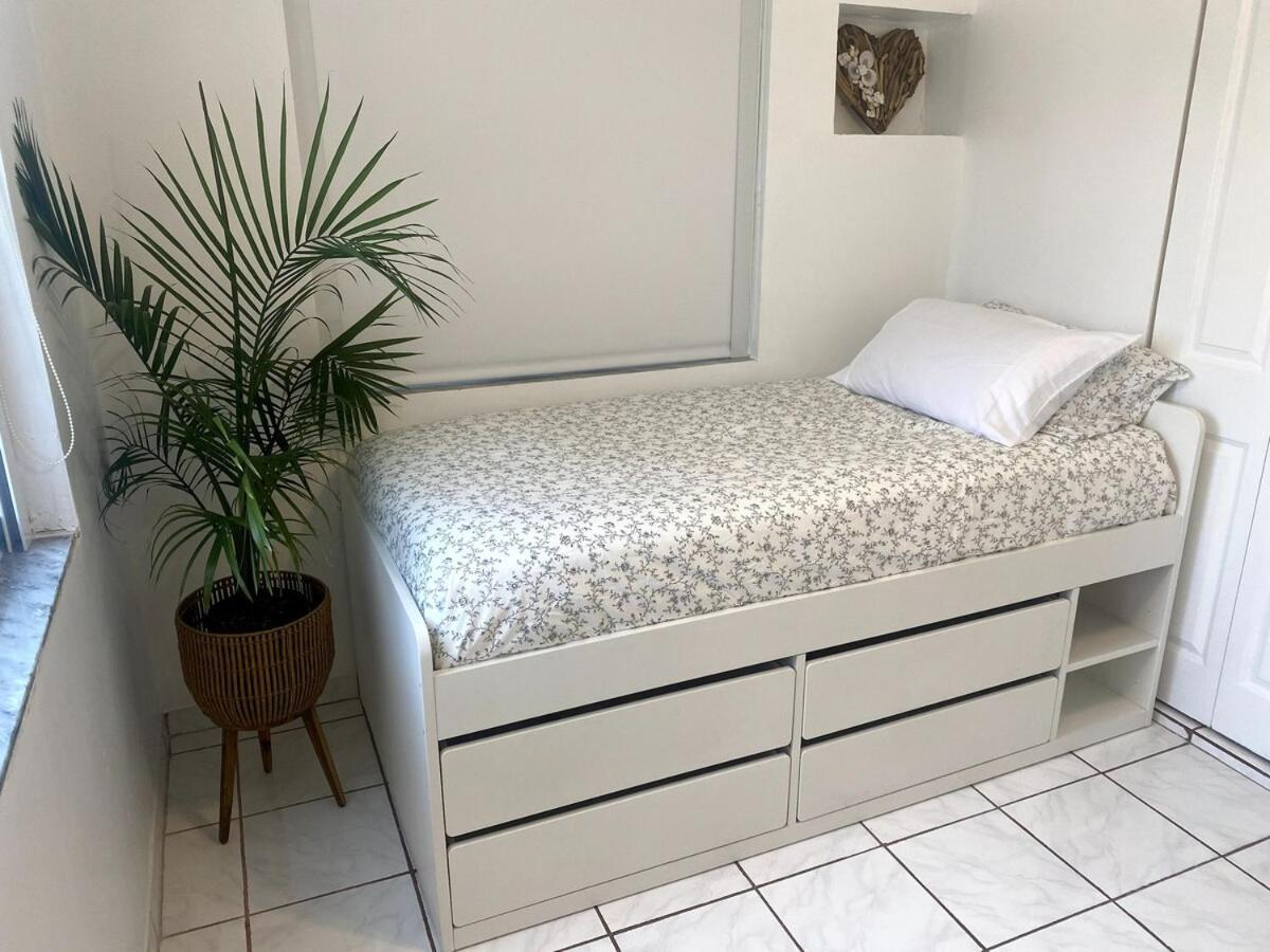 Chic Centrally Located Spacious 4 Bedrooms Casa vacanze